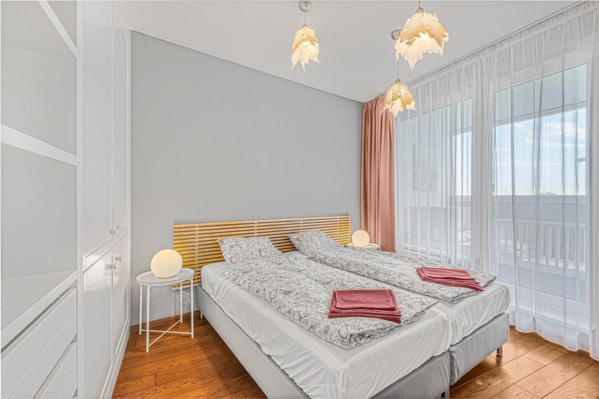 Appartamento New Large Apartment, Free Parking! Praga