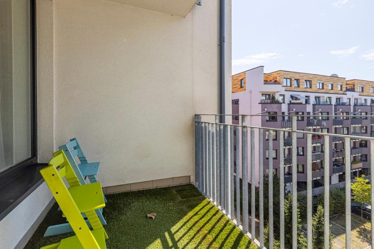 New Large Apartment, Free Parking! Appartamento