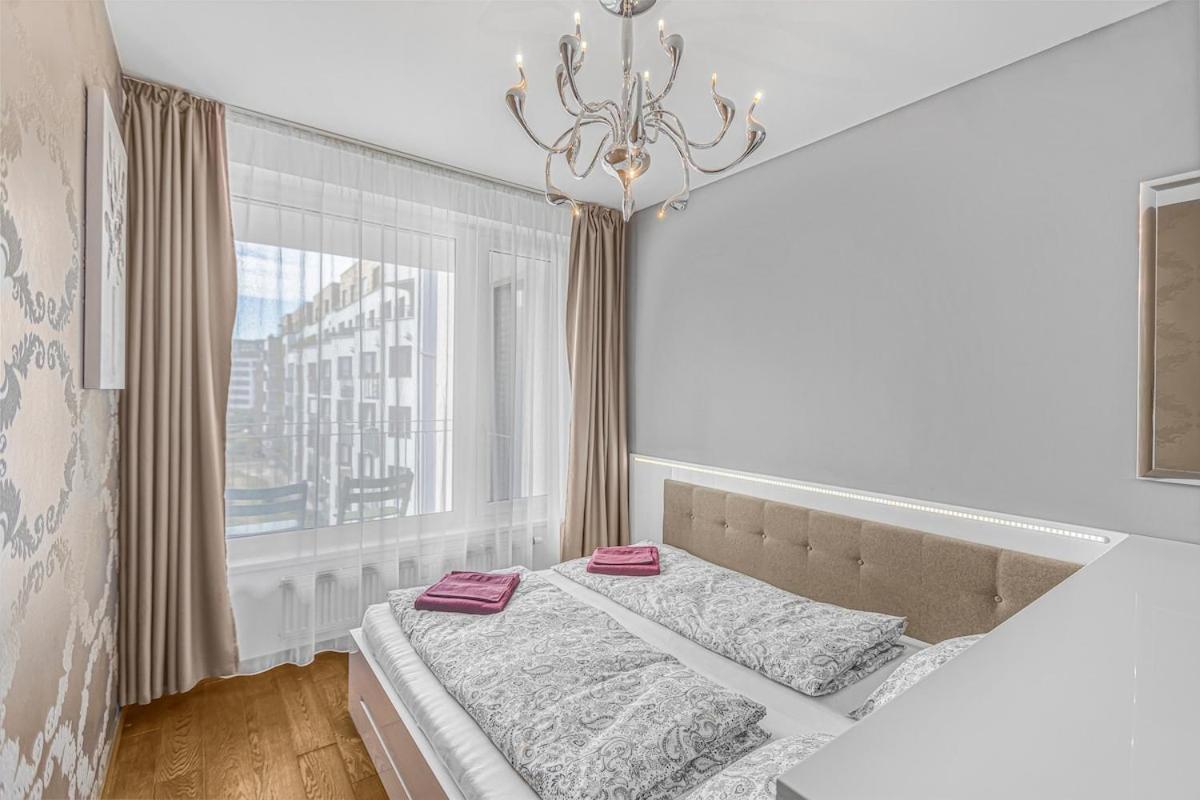 New Large Apartment, Free Parking! *