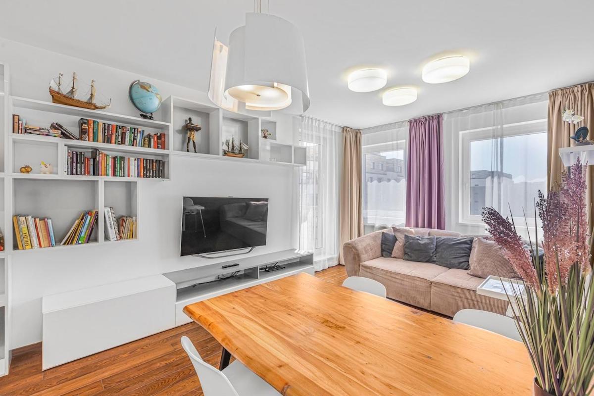New Large Apartment, Free Parking! Appartamento *